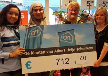 Mooie opbrengst statiegeld-actie AH Oostermeent voor Woongroep Huizer-maatjes!
